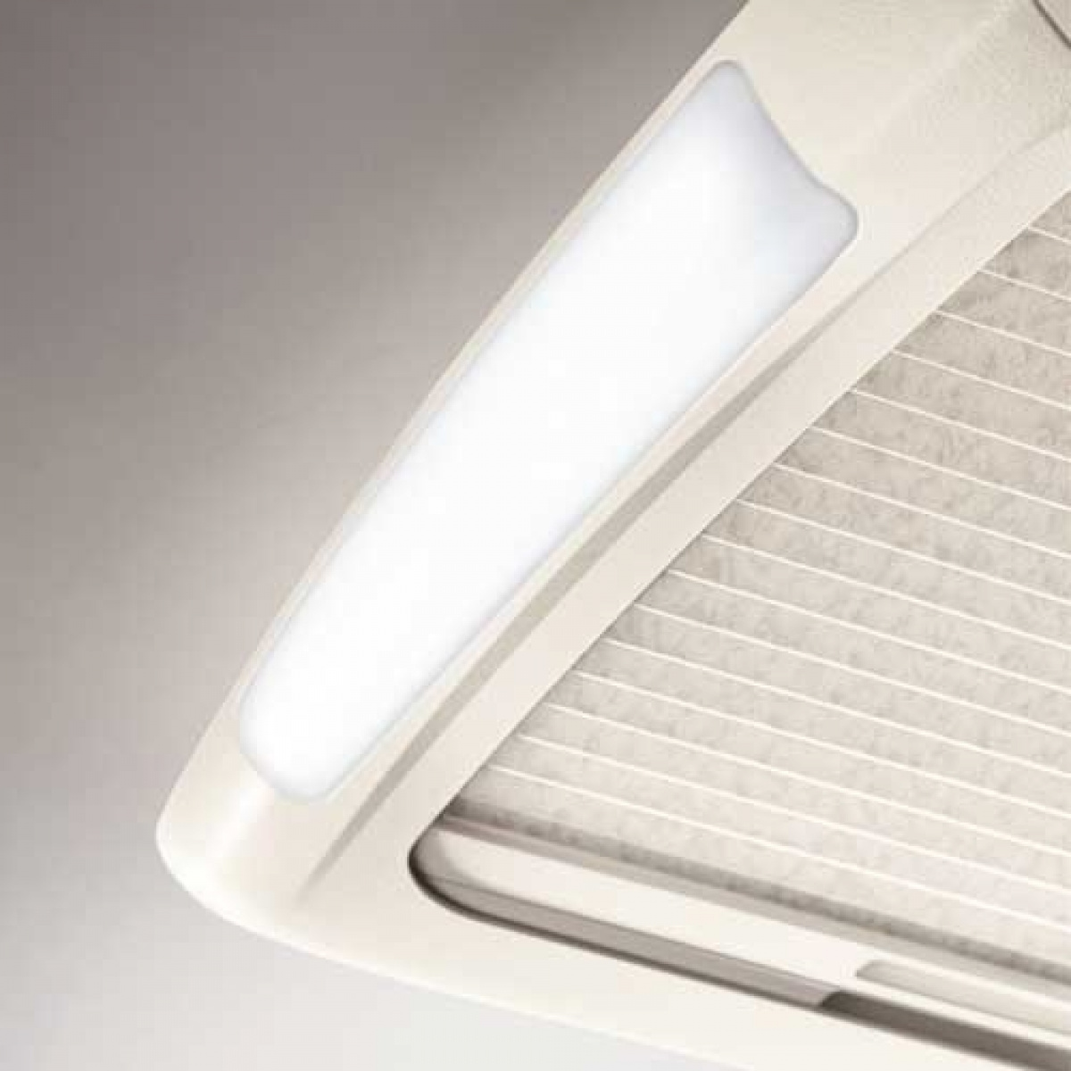 Aircondition FreshLight 2200. Lämpöpumppu ryhmässä Matkailuvaunu & Matkailuauto / Lämmitys & Ilmastointi / Ilmastointi / Kattoon Asennettavat @ Campmarket (64435)