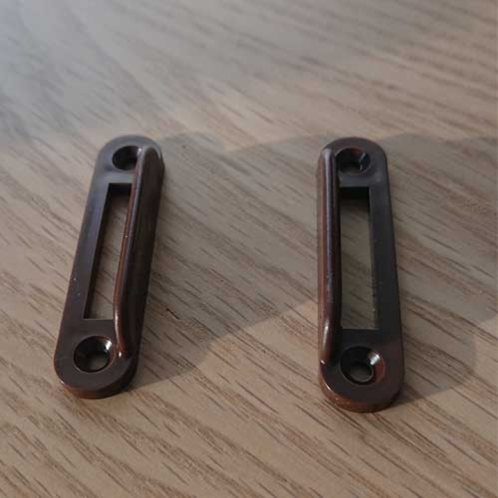 Lukituslevy Muovia Tummanruskea 53mm ryhmässä Matkailuvaunu & Matkailuauto / Lukot & Varusteet / Sisäovien & Luukkujen Lukot @ Campmarket (64552)