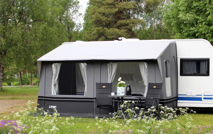 Svenska Tält Universal 400 ryhmässä Etuteltat & Markiisit / Asuntovaunun Etuteltat / Yleisteltat @ Campmarket (65209)