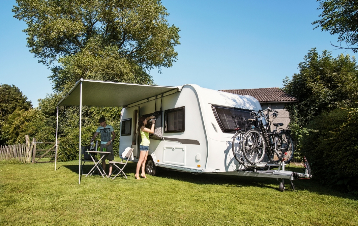 Thule Omnistor 1200 ryhmässä Etuteltat & Markiisit / Markiisit / Matkailuvaunu Markiisit / Asuntovaunun @ Campmarket (65907)