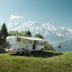 Thule Omnistor 8000 230V Moottorilla Valkoinen Laatikko