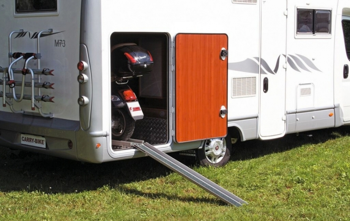 Fiamma Carry Moto Mp/Vespa Teline ryhmässä Matkailuvaunu & Matkailuauto / Koriosat / Takatalli @ Campmarket (66439)