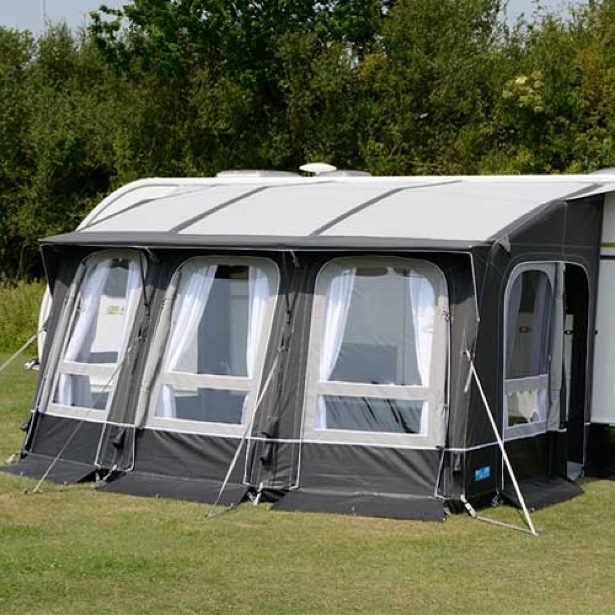 Kampa Ace Air 400 All Season Husvagn ryhmässä @ Campmarket (67343)