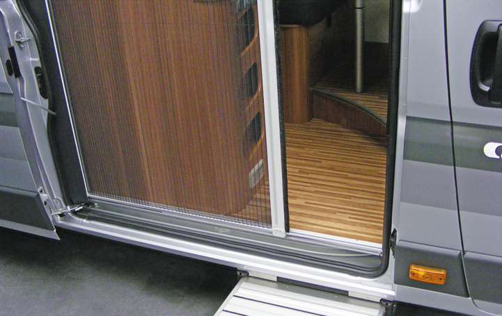 Hyttysovi Fiat Ducaton Sivuoveen ryhmässä Matkailuvaunu & Matkailuauto / Koriosat / Muut Tuotteet @ Campmarket (67715)