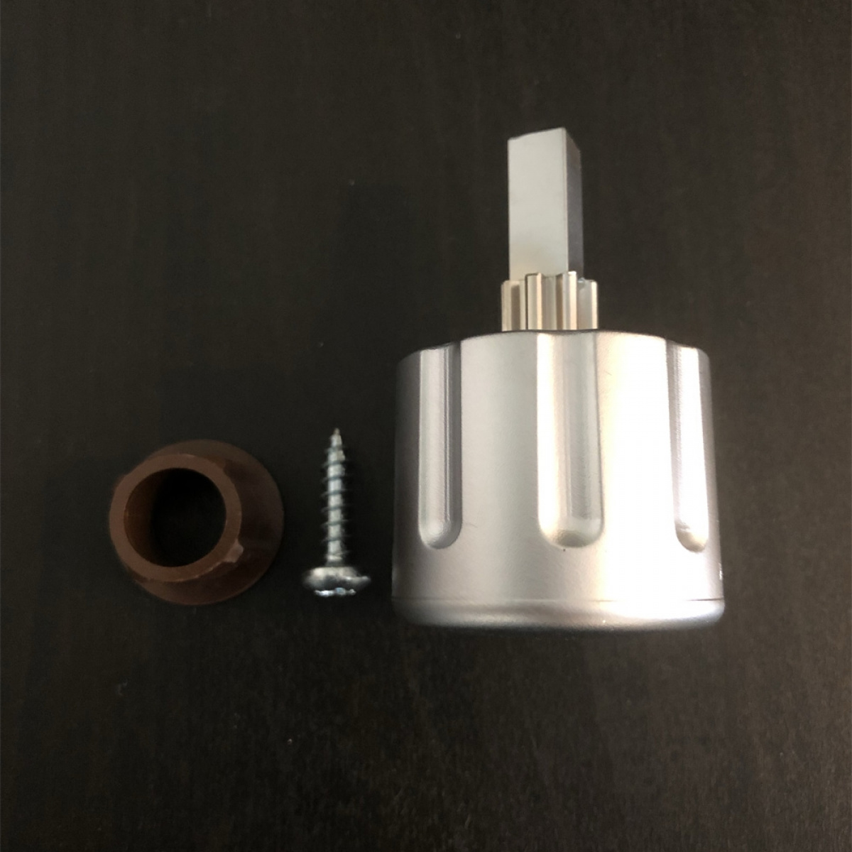 Nuppi Kierteellä Mattakroomi ryhmässä Matkailuvaunu & Matkailuauto / Lukot & Varusteet / Sisäovien & Luukkujen Lukot @ Campmarket (68644)