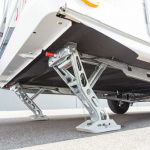 AL-KO UP4 matkailuvaunun sähkötukijalkasarja Maks. 2,5 Tonnia AL-KO UP4 matkailuvaunun sähkötukijalkasarja Maks. 2,5 Tonnia