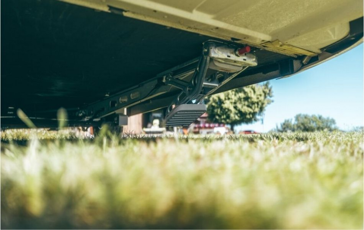 AL-KO UP4 Sähköiset Tukijalat - Asuntovaunu ryhmässä Matkailuvaunu & Matkailuauto / Koriosat / Tukijalat @ Campmarket (68775)