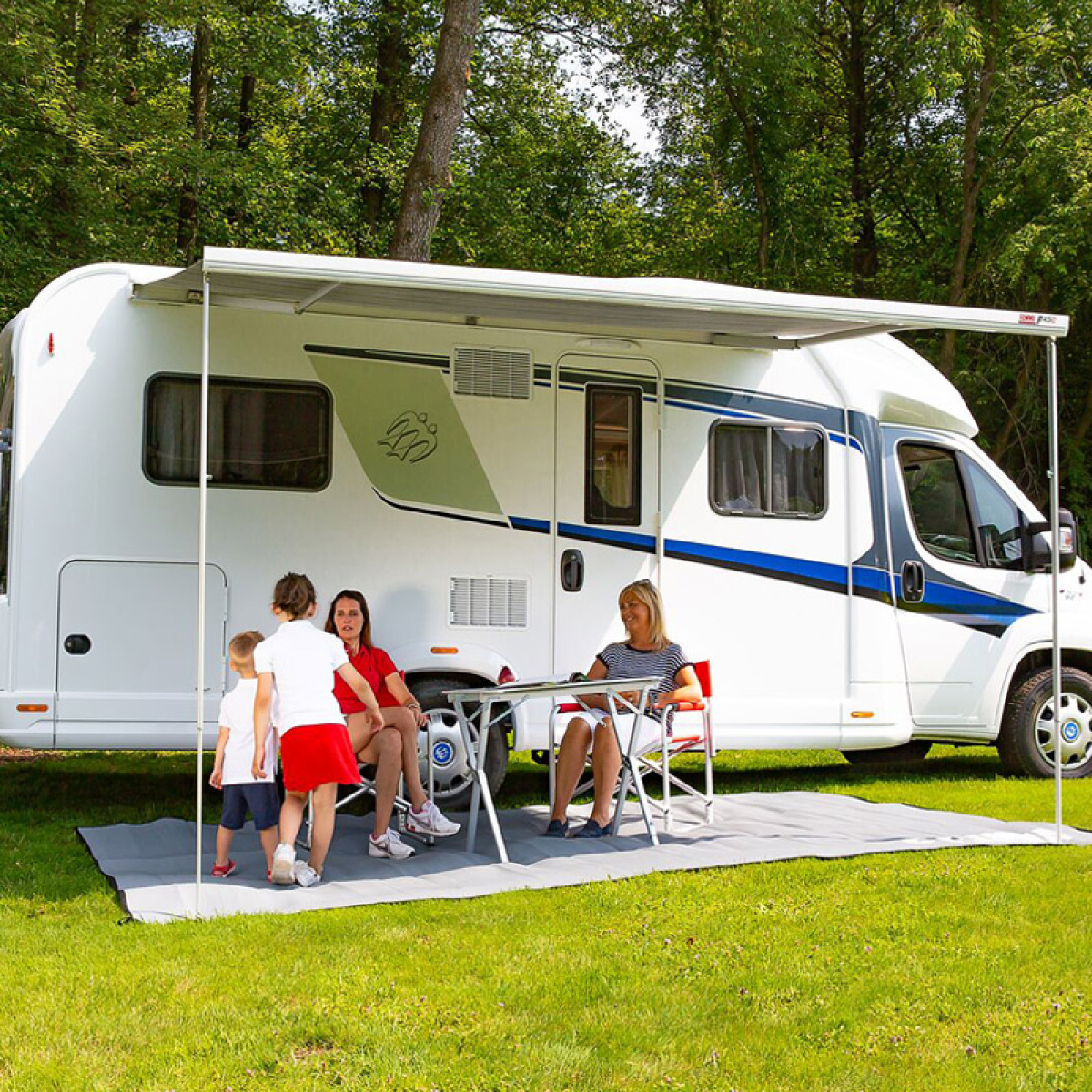 Fiamma F45 S Valkoinen ryhmässä Etuteltat & Markiisit / Markiisit / Matkailuauto Markiisit / Fiamma / Seinään Asennettavat @ Campmarket (69601)