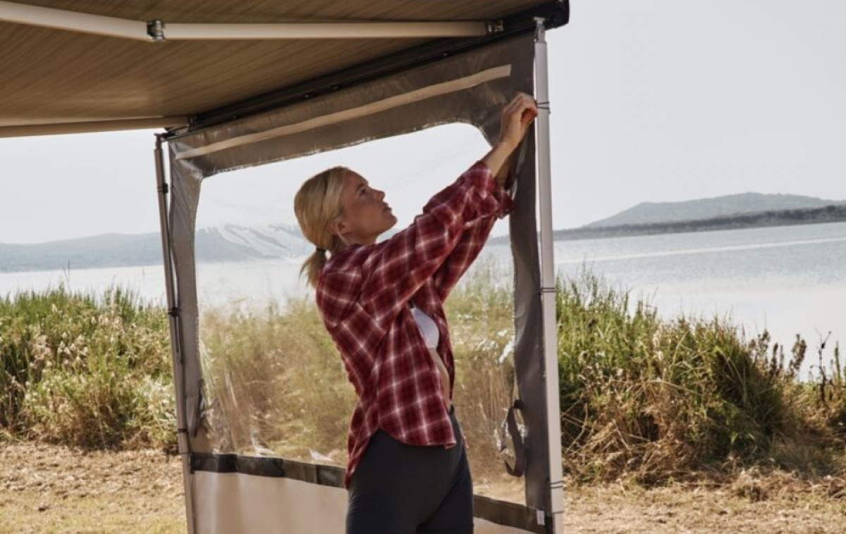 Fiamma Blocker Pro ryhmässä Etuteltat & Markiisit / Markiisit / Matkailuvaunu Markiisit / Päädyt & Etupaneelit Matkailuvaunun Markiiseihin / Pääty- ja Etupaneelit Caravanstore XL @ Campmarket (69952)