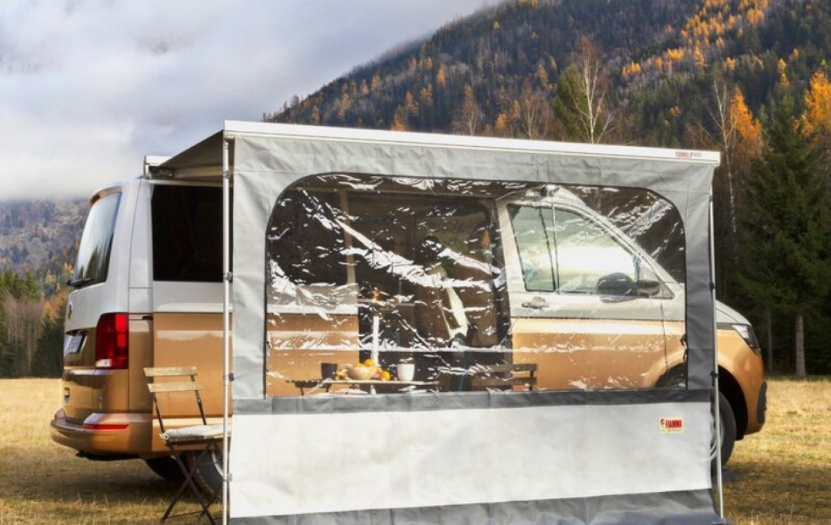 Fiamma Blocker Pro ryhmässä Etuteltat & Markiisit / Markiisit / Matkailuvaunu Markiisit / Päädyt & Etupaneelit Matkailuvaunun Markiiseihin / Pääty- ja Etupaneelit Caravanstore XL @ Campmarket (69952)