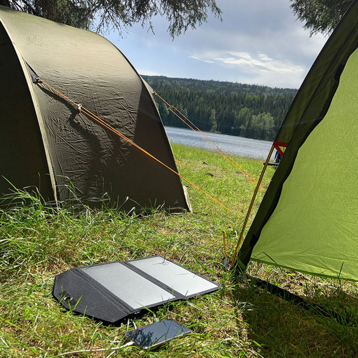 Sunwind Taitettava Aurinkopaneeli Mini 12W USB:llä ryhmässä Matkailuvaunu & Matkailuauto / Elektroniikka / Aurinkopaneelit @ Campmarket (79328)