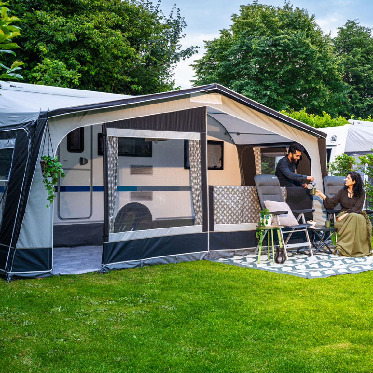 Doréma Monza 240 Deluxe Antrasiitti ryhmässä Etuteltat & Markiisit / Asuntovaunun Etuteltat / A-mitta Teltat / Syvyys 2,4m @ Campmarket (80137)