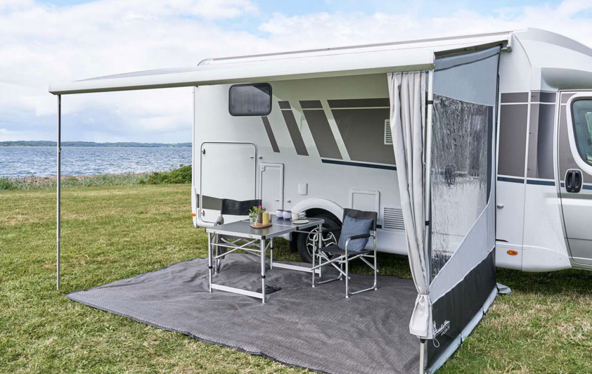 Isabella Etuverho Shade 144x170 cm ryhmässä Etuteltat & Markiisit / Markiisit / Matkailuvaunu Markiisit / Päädyt & Etupaneelit Matkailuvaunun Markiiseihin / Pääty- ja Etupaneelit Caravanstore XL @ Campmarket (80770)