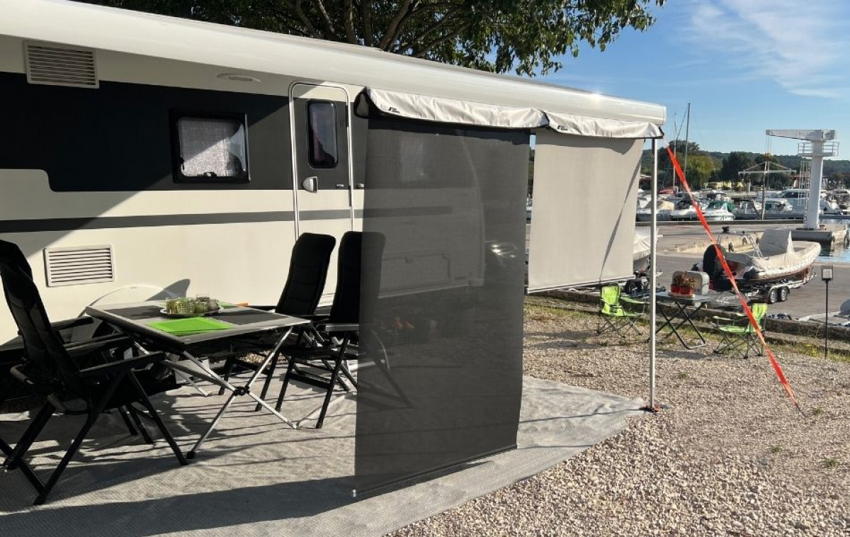Peggy Peg Aurinkosuoja ryhmässä Etuteltat & Markiisit / Markiisit / Matkailuauto Markiisit / Thule/Omnistor / Lisävarusteet @ Campmarket (81153)