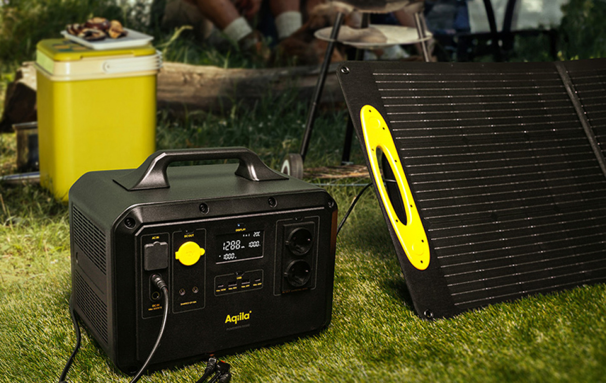 Aqiila 200W aurinkopaneeli, kannettava ryhmässä Matkailuvaunu & Matkailuauto / Elektroniikka / Aurinkopaneelit @ Campmarket (82316)