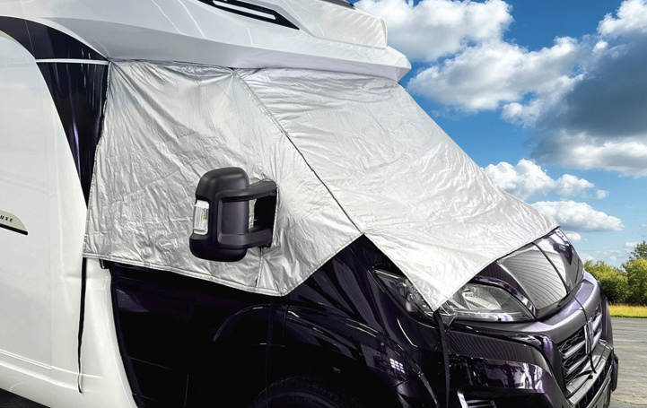 Smart Living Eristyspeite Fiat Ducato ryhmässä Matkailuvaunu & Matkailuauto / Tekstiilimatot & Päälliset / Eristysmatot / Eristysmatot puoli-integroiduille asuntoautoille / Fiat Ducato 7/2006 @ Campmarket (82336)