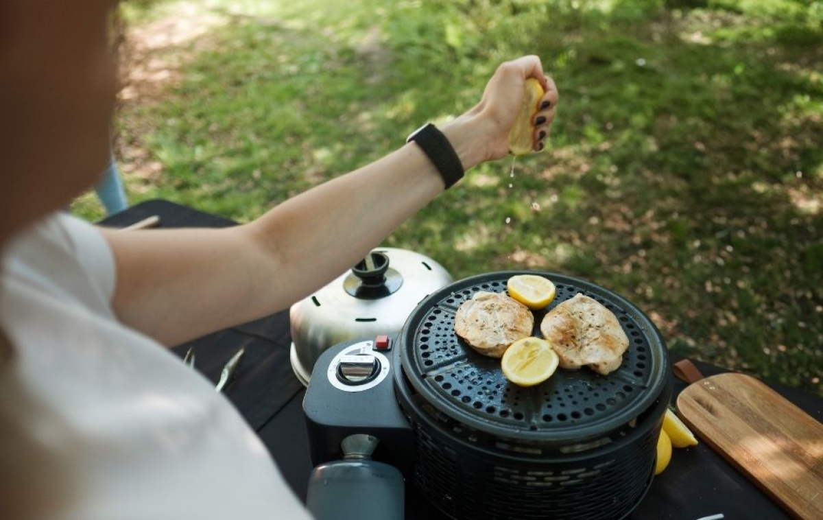 KAMPANJAPAKETTI Cobb Premier Gas Pro Roastrack ryhmässä Uutuudet @ Campmarket (82748)