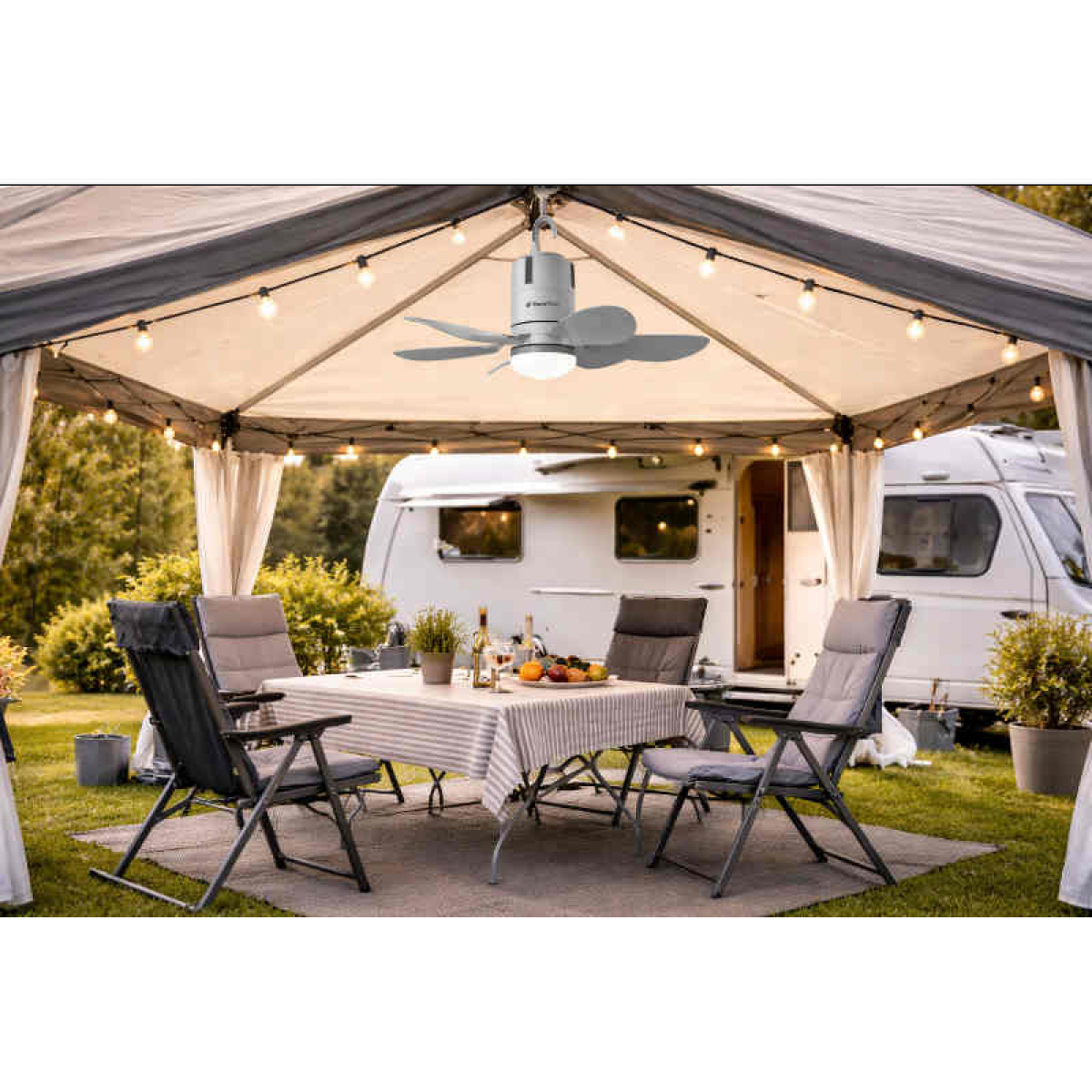 Ladattava Tuuletin Lampulla ryhmässä Matkailuvaunu & Matkailuauto / Lämmitys & Ilmastointi / Tuulettimet & Kamiinat @ Campmarket (82790)