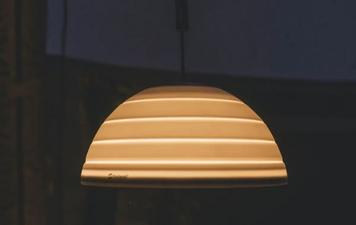 Outwell Riippuvalaisin Taitettava Pollux Lux Kermanvalkoinen ryhmässä Matkailuvaunu & Matkailuauto / Elektroniikka / Sisävalaistus / Kattovalot @ Campmarket (83186)