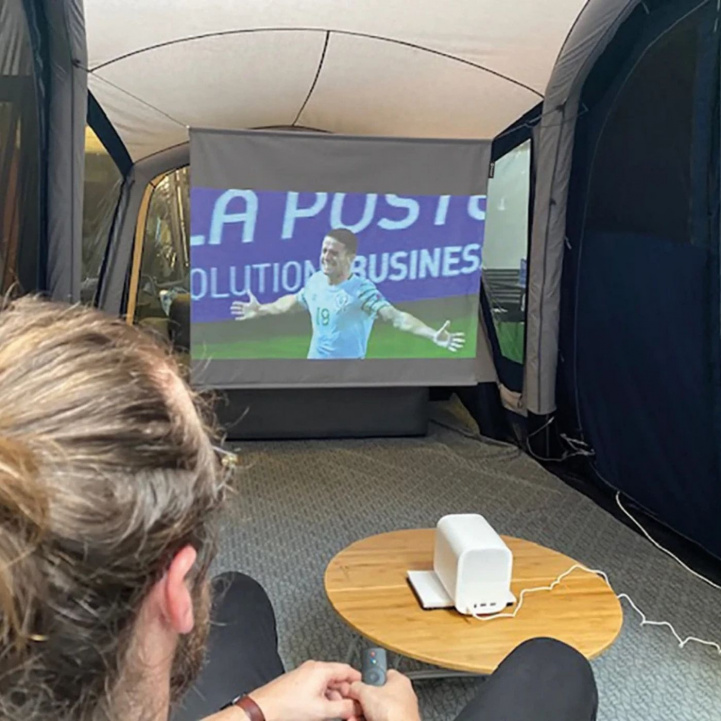 Outwell Projektorikangas ryhmässä Matkailuvaunu & Matkailuauto / Elektroniikka / TV, Kuva & Ääni / Projektorit @ Campmarket (83190)