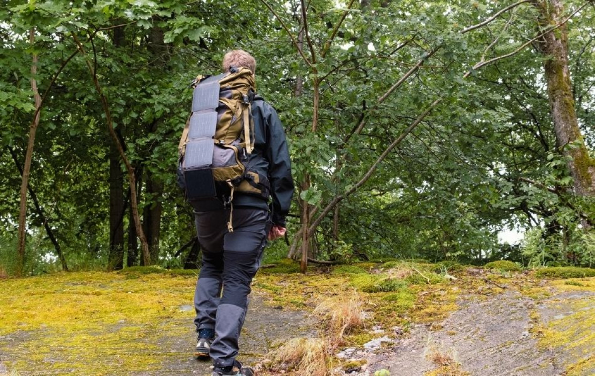 Aqiila Sunbird P21 USB-C 21W Kannettava Aurinkopaneelilaturi ryhmässä Matkailuvaunu & Matkailuauto / Elektroniikka / Aurinkopaneelit @ Campmarket (83991)