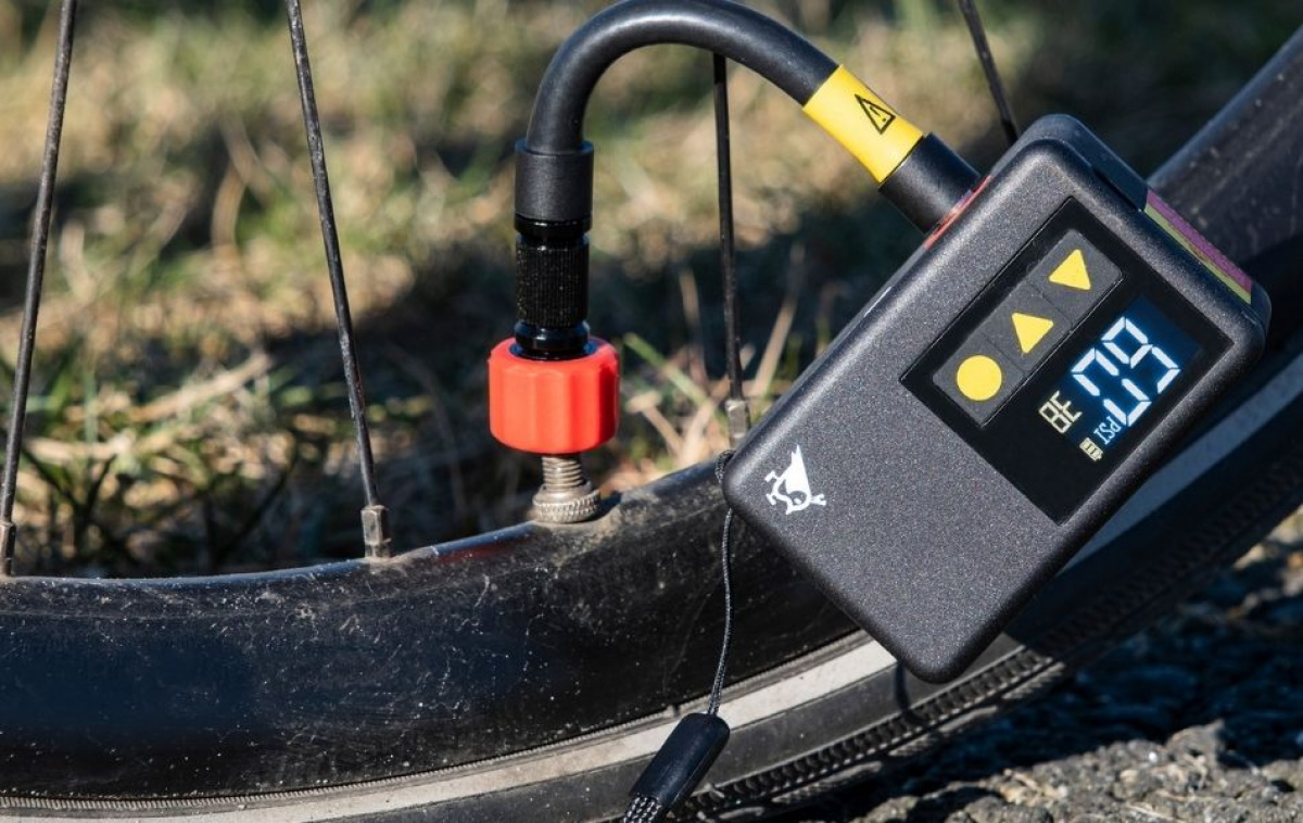 Aqiila Airbird P1 Ilmapumppu Musta ryhmässä Outdoor / Polkupyörät / Polkupyörät @ Campmarket (83993)