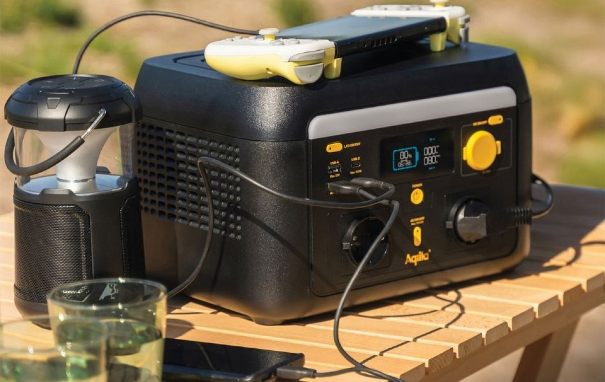 Aqiila Powerbird Powerstation S1000V2 ryhmässä Matkailuvaunu & Matkailuauto / Elektroniikka / Sähkökeskukset & Sähkögeneraattorit / Voimalaitokset @ Campmarket (83995)