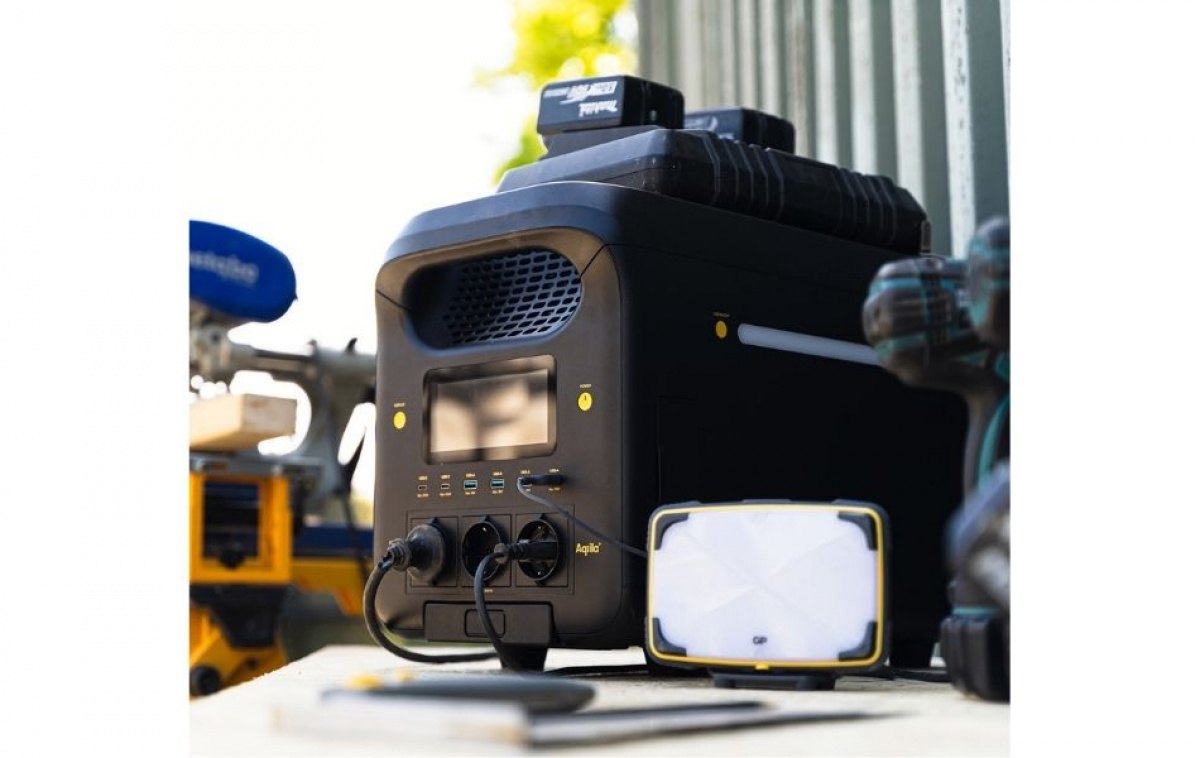 Aqiila Powerbird Powerstation S3000V2 ryhmässä Matkailuvaunu & Matkailuauto / Elektroniikka / Sähkökeskukset & Sähkögeneraattorit / Voimalaitokset @ Campmarket (83996)