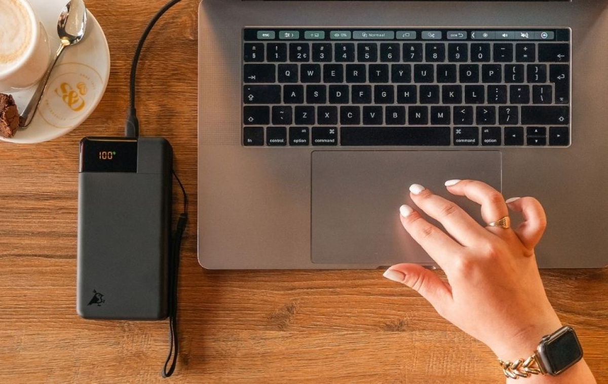 Aqiila Powerbird Powerbank B20+ ryhmässä Matkailuvaunu & Matkailuauto / Elektroniikka / Älykkäät Apuvälineet @ Campmarket (84017)