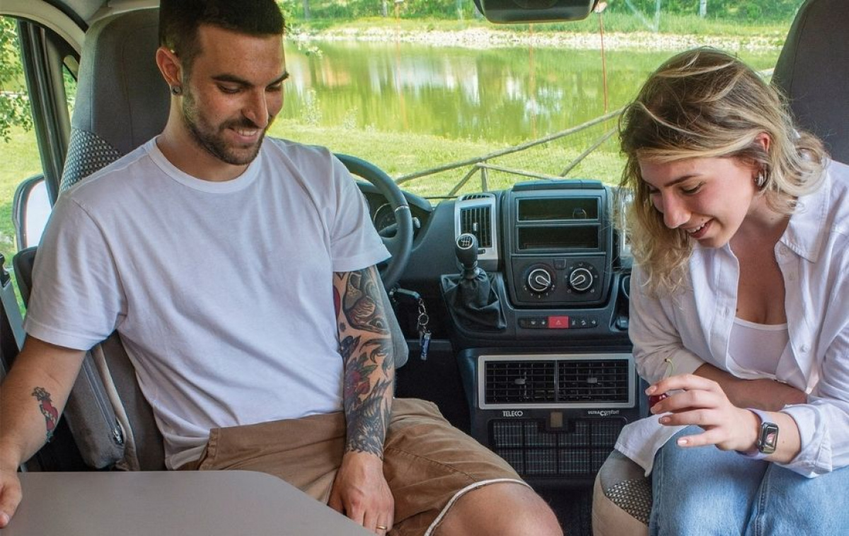 Telair Ilmastointilaite Ultra Comfort 6000 ryhmässä Matkailuvaunu & Matkailuauto / Lämmitys & Ilmastointi / Ilmastointi / Lattiaan Asennettavat @ Campmarket (84095)