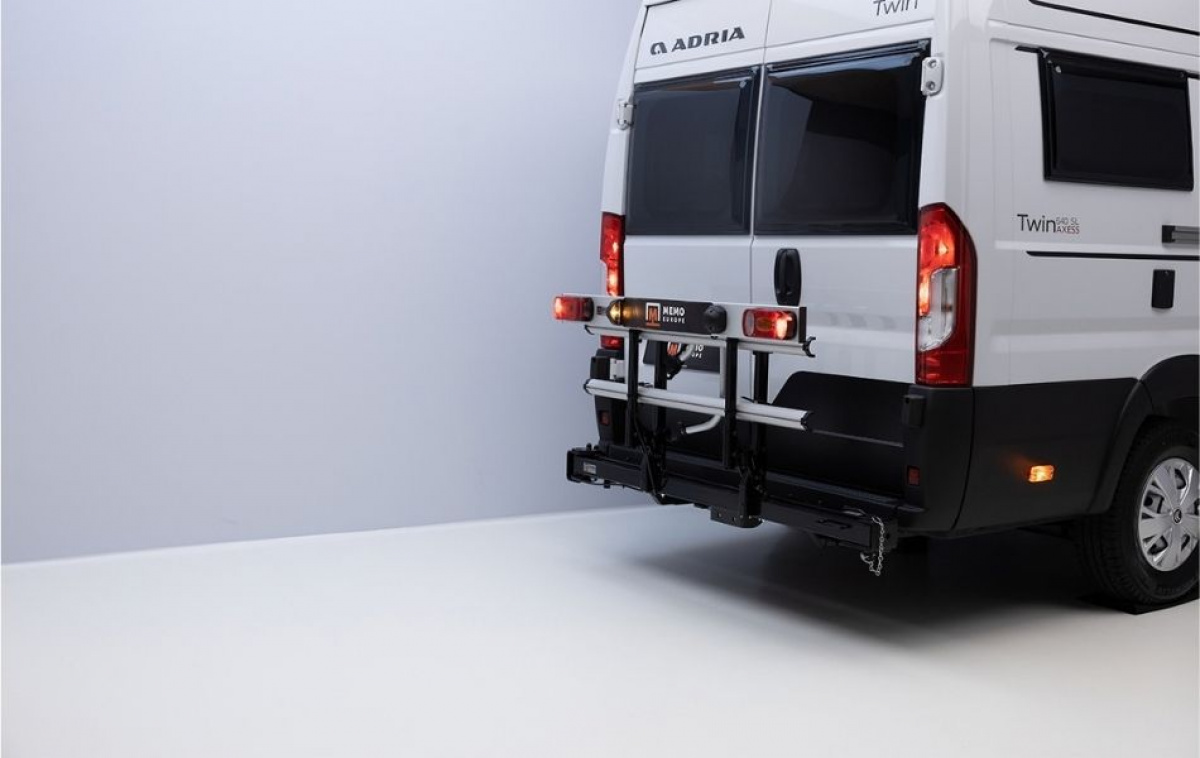 Memo Kääntyvä Pyöräteline Van-Star Adventure Ducato 6,4m ryhmässä Matkailuvaunu & Matkailuauto / Koriosat / Polkupyörätelineet / Pakettiautot @ Campmarket (85159)