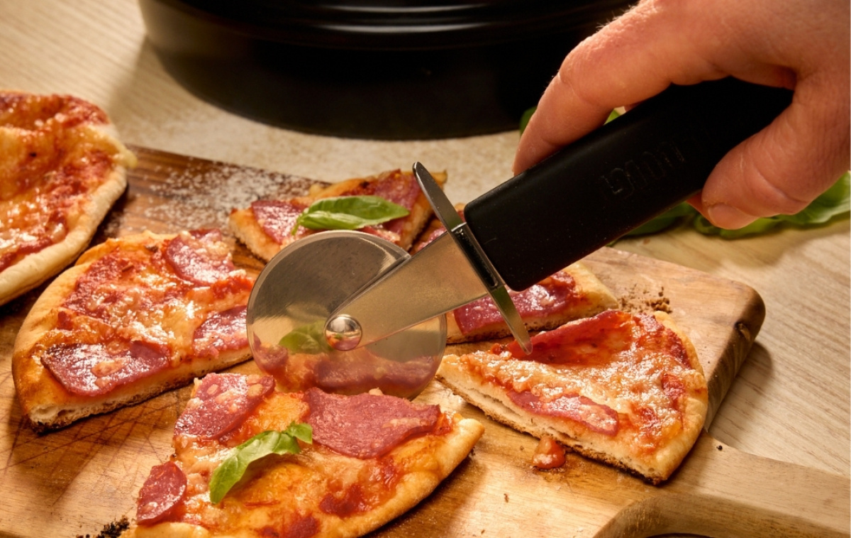 Omnia Pizzaleikkuri ryhmässä Kotitalous & Keittiö / Grillit / Grilli Lisävarusteet / Pizzan grillaustarvikkeet @ Campmarket (85214)